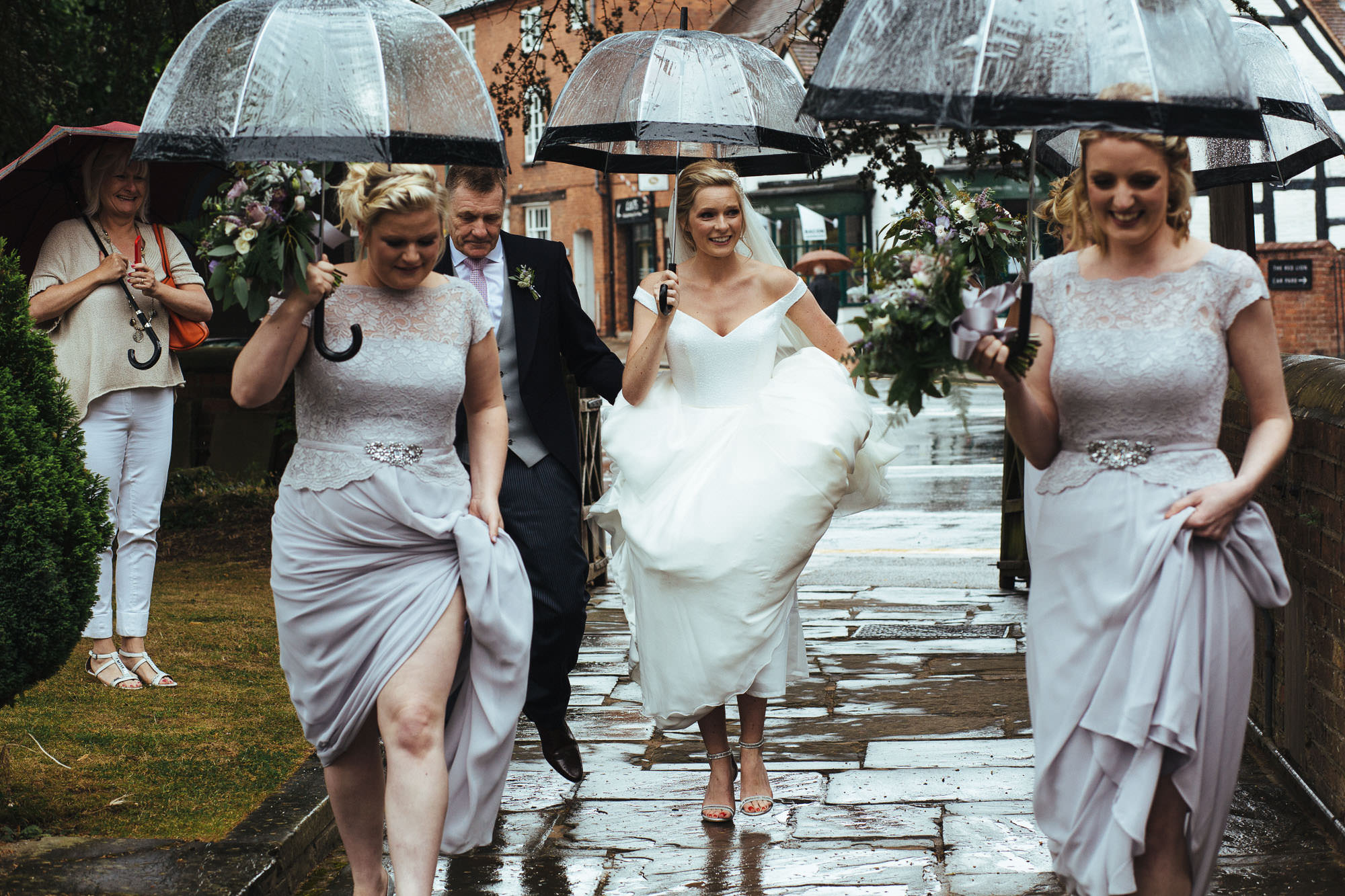 wet weather wedding pictures
